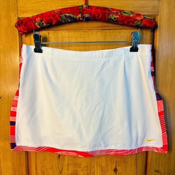 Nike Athletic Skort - White W/Colorful Trim & Side Slits. Like New Size Small - Picture 1 of 8